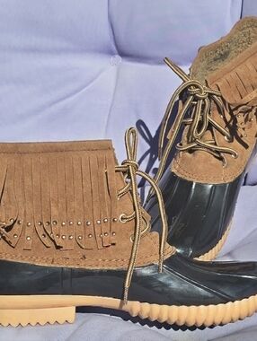 Nature Breeze Brown Suede Fringe Duck Boots with Black Shell